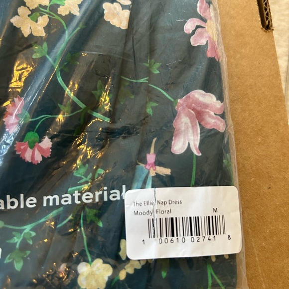 NWT Hill House Ellie Nap Dress in Moody Floral Size Medium - Picture 5 of 5